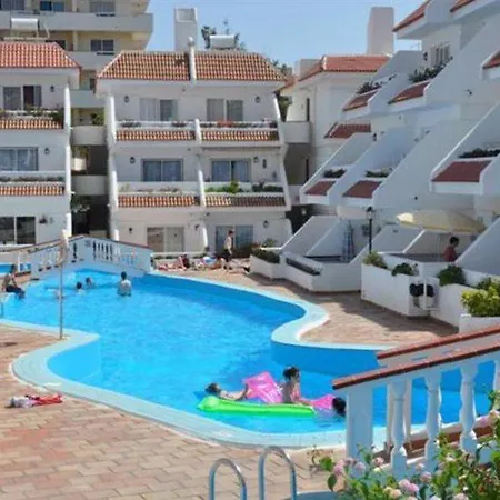 Floritas Apartment *